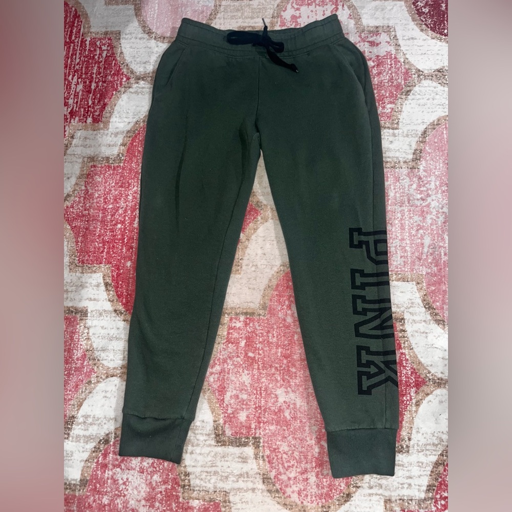🚫Sold🚫Women’s Victoria’s Secret PINK green joggers size Small